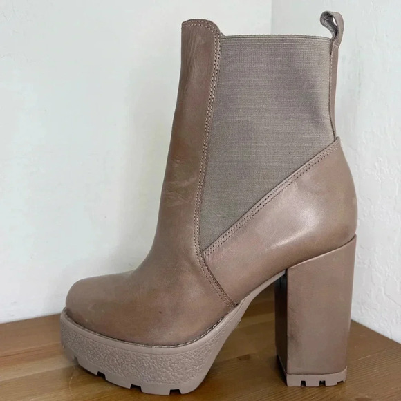 NEW Schutz Leather Heeled Lug Ankle Chelsea Boots - Billie Mocaccino Size 6.5 - Picture 3 of 9